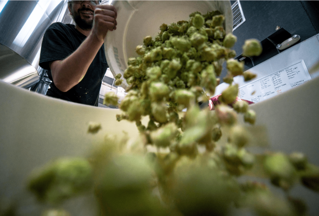 A megmaradt étel elajándékozására kötelezi az éttermeket a spanyol kormány