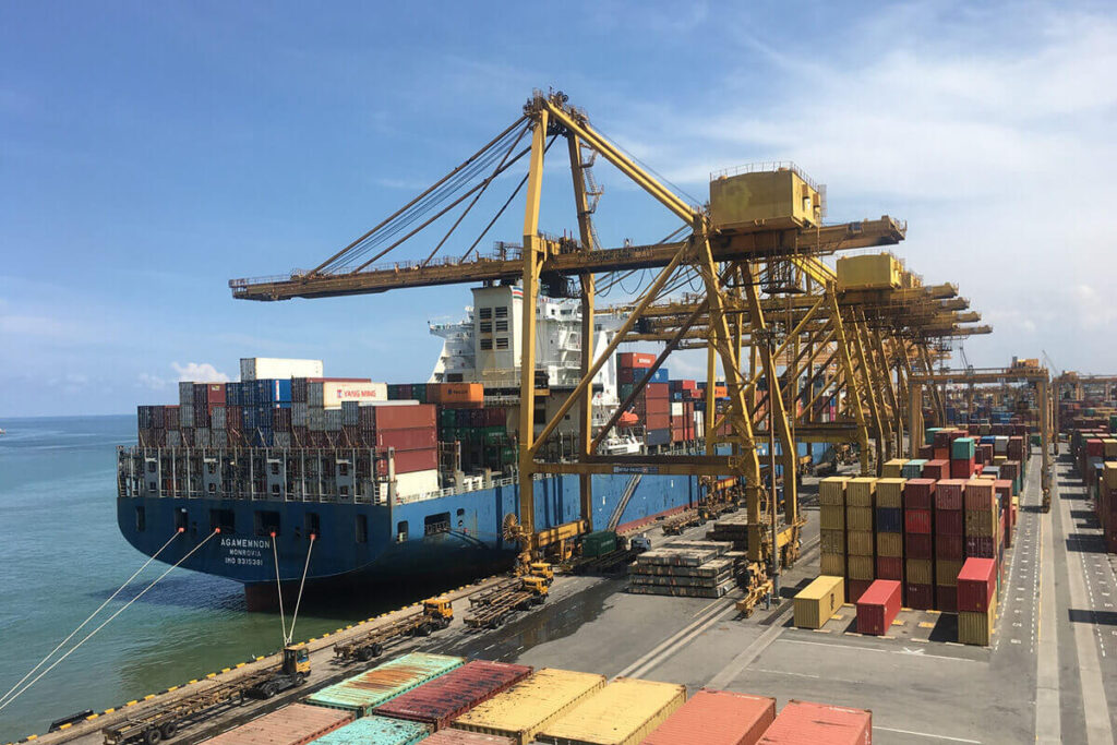 Algéria feloldotta a spanyolországi banki műveletekre kivetett tilalmat az unió nyomására