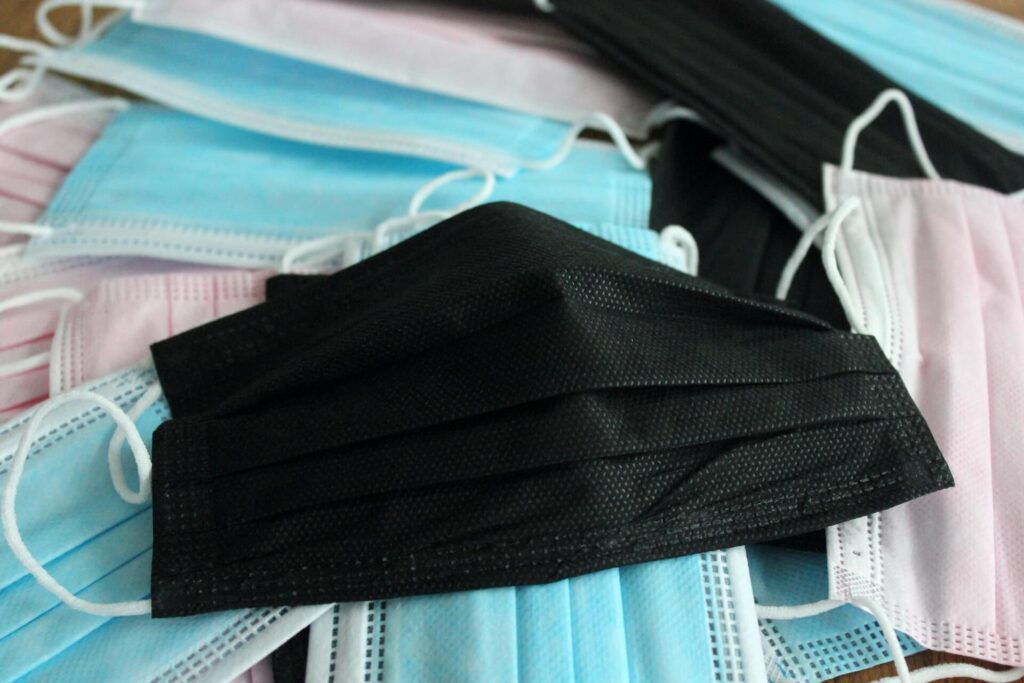 Mától nem kell maszkot hordani a spanyol tömegközlekedésben